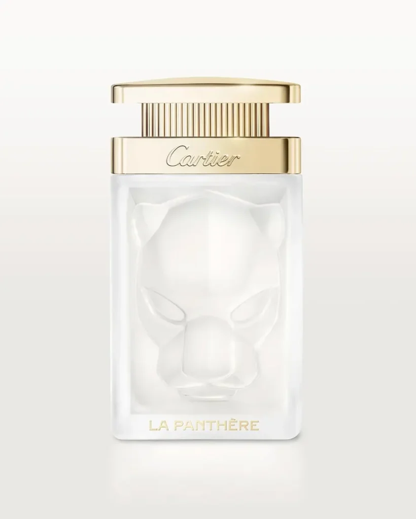 Parfum sur fond blanc cassé