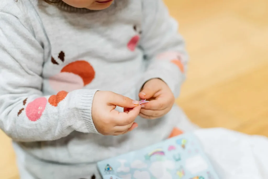 La vie des petits en crèche : un reportage photo tout en douceur