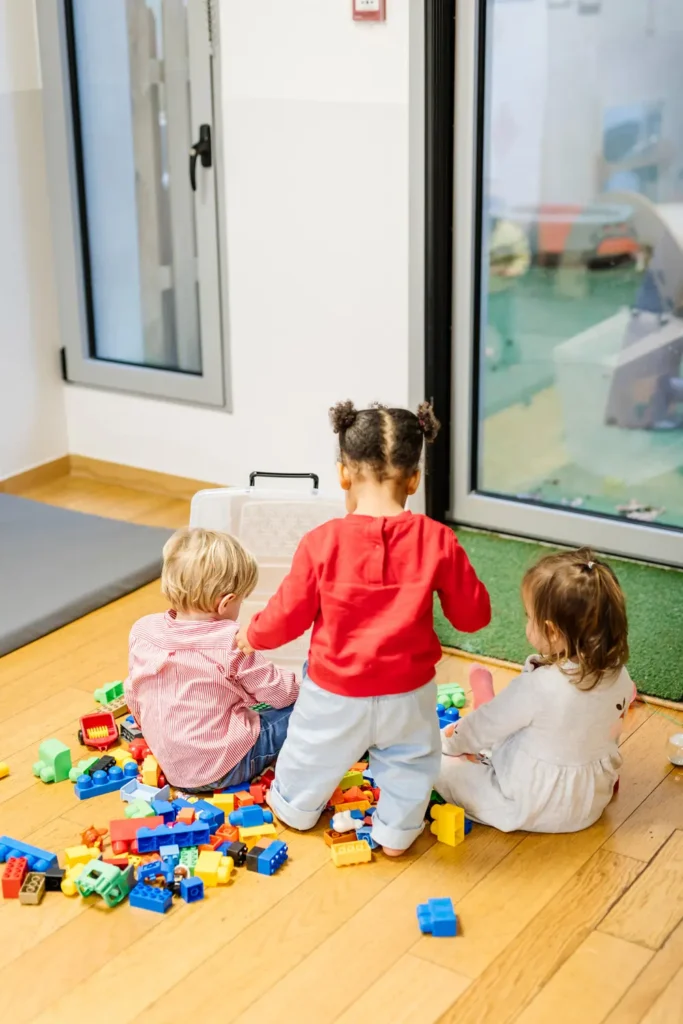La vie des petits en crèche : un reportage photo tout en douceur